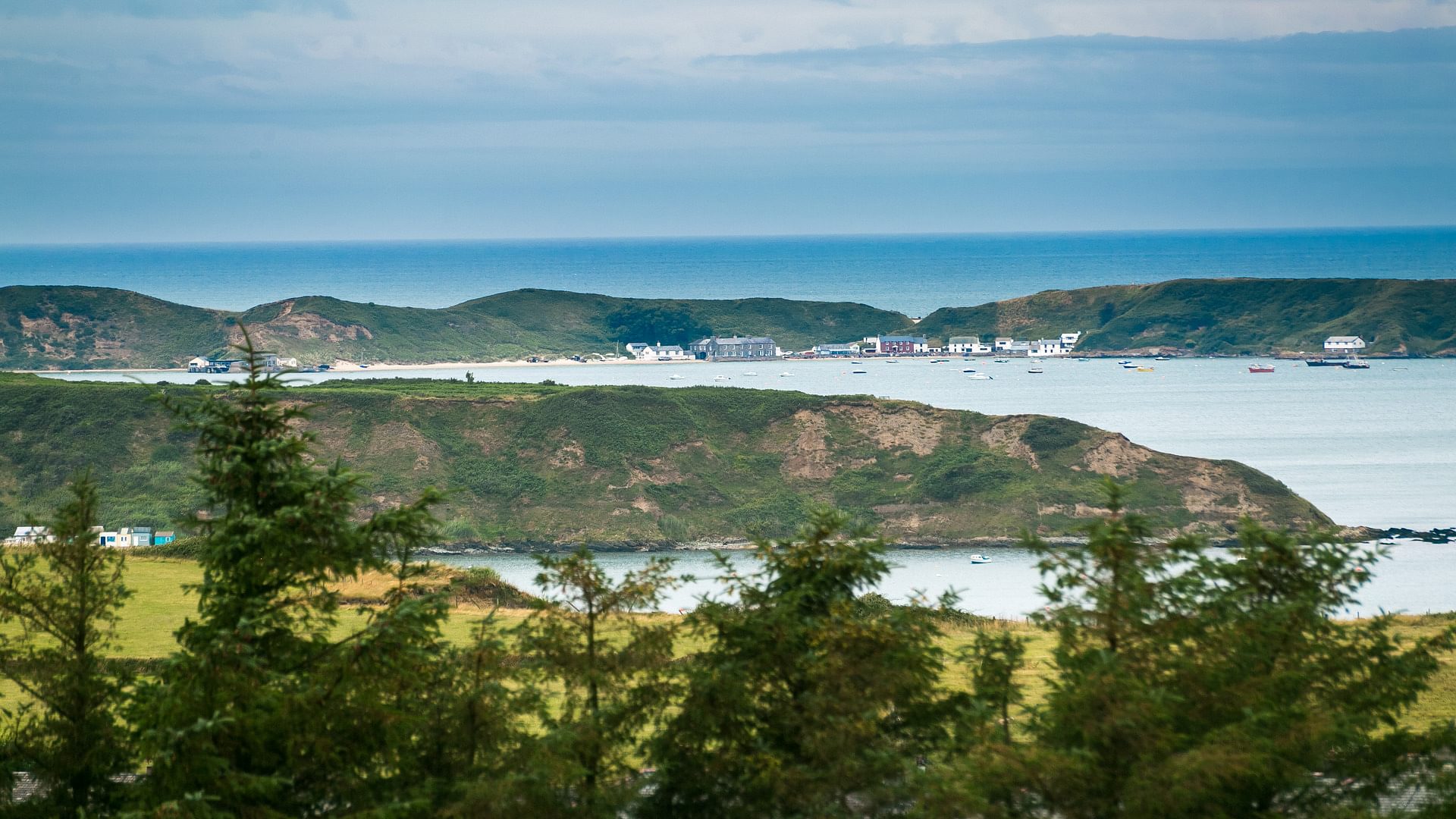 Ty Gan Y Mor Nefyn Pwllheli Gwynedd Nefyn Pwllheli LL53 6 LN distant bay 1920x1080