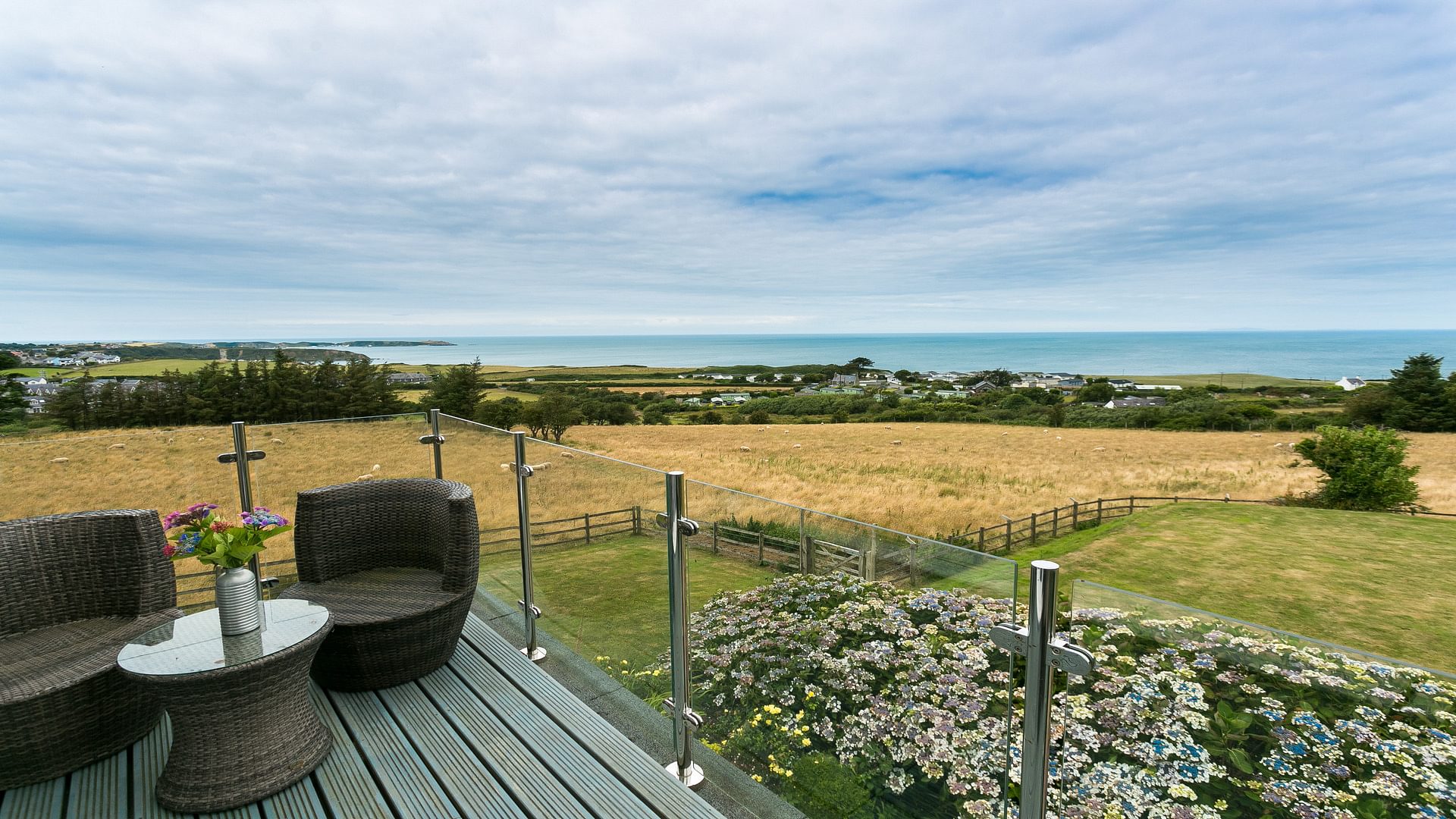 Ty Gan Y Mor Nefyn Pwllheli Gwynedd Nefyn Pwllheli LL53 6 LN hydrangea 1920x1080