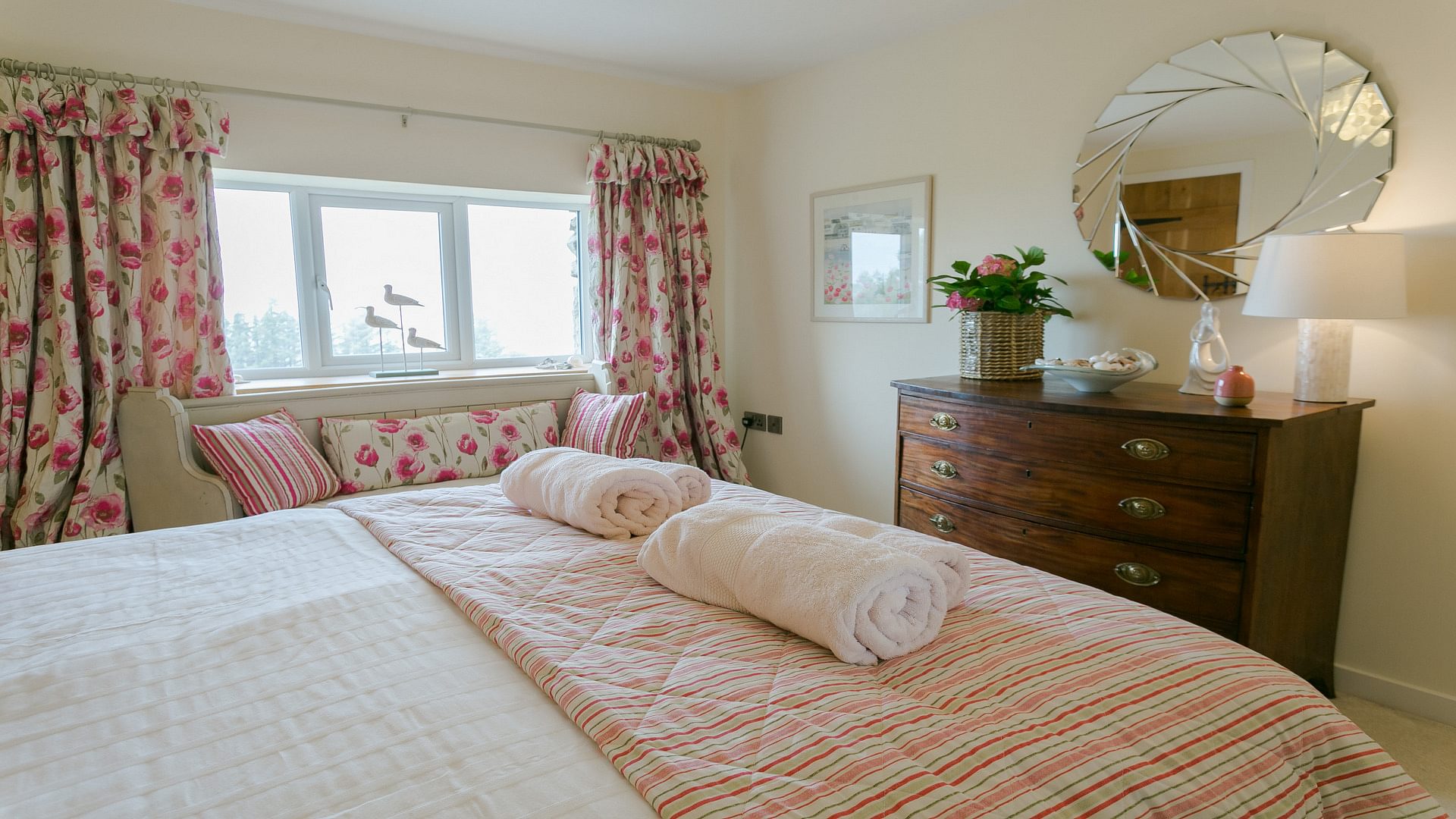 Ty Gan Y Mor Nefyn Pwllheli Gwynedd Nefyn Pwllheli LL53 6 LN throw bed 1920x1080