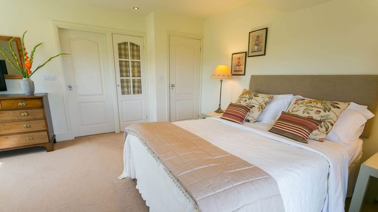 Ty Gwair Pentraeth Anglesey main bedroom 2 1920x1080