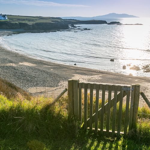 Ty Deryn Y Mor Church Bay Anglesey gate to beach 1 1920x1080