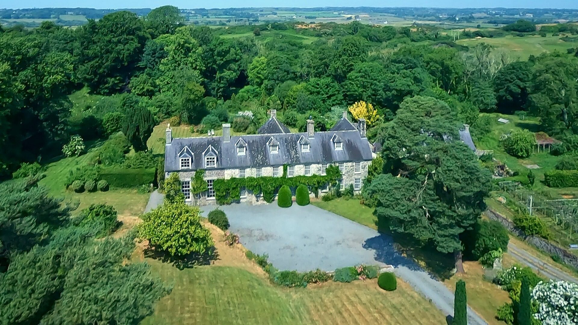 Ty Fry Manor Pentraeth Anglesey Rhoscefnhir Pentraeth LL75 8 YT Still six 1920x1080