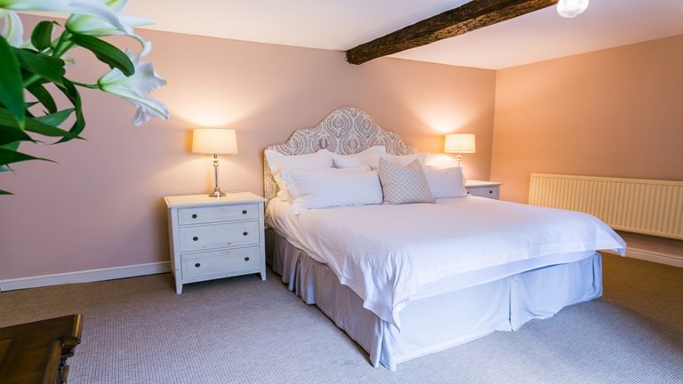 Ty Fry Manor rhoscefnhir Pentraeth Anglesey LL75 8 YT attic large bed 1920x1080
