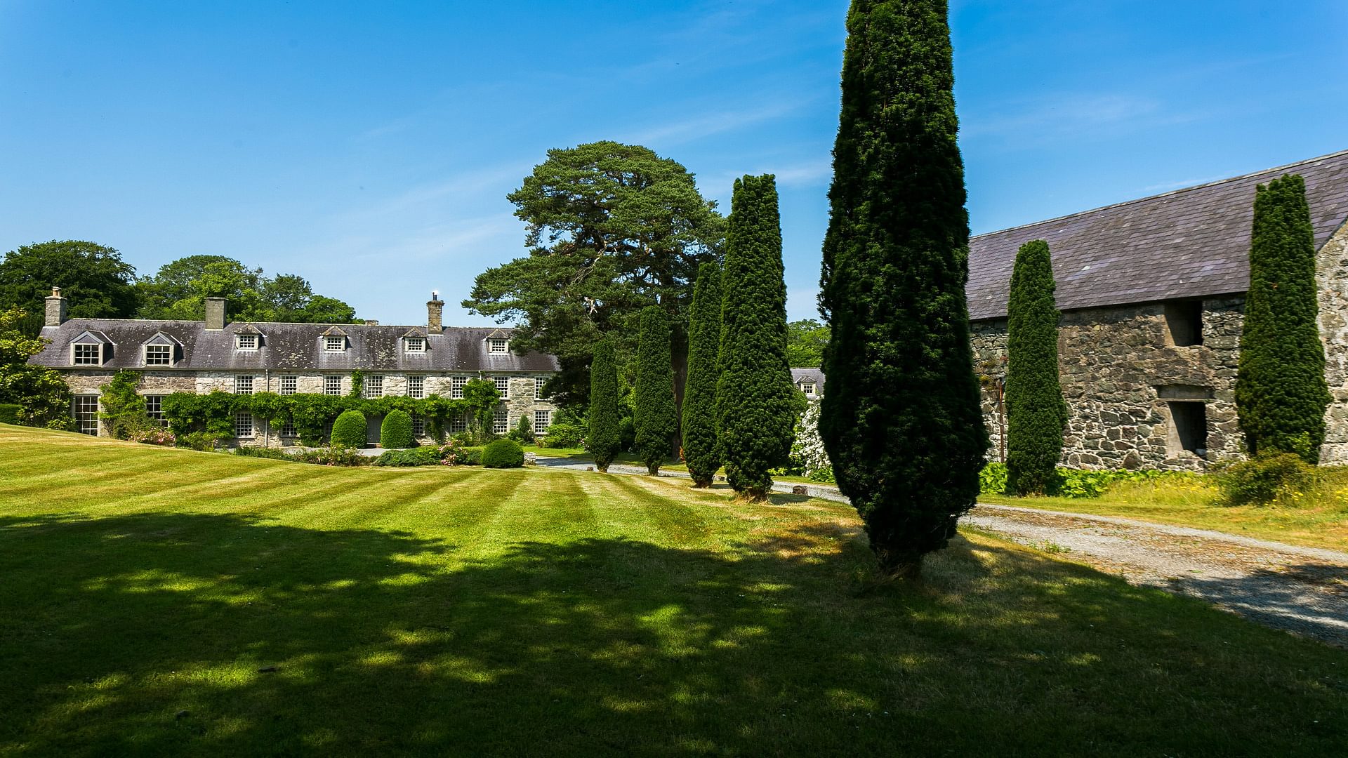 Ty Fry Manor rhoscefnhir Pentraeth Anglesey LL75 8 YT shadows 1920x1080