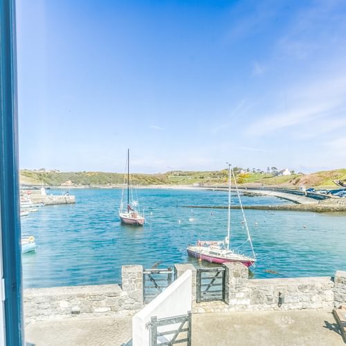 Ty lawr 21 Beach Road Cemaes Bay LL670 ES double door view 1920x1080