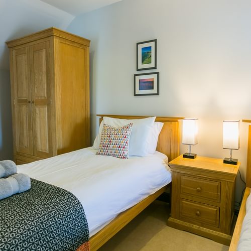 Ty lawr 21 Beach Road Cemaes Bay LL670 ES twin beds 1920x1080