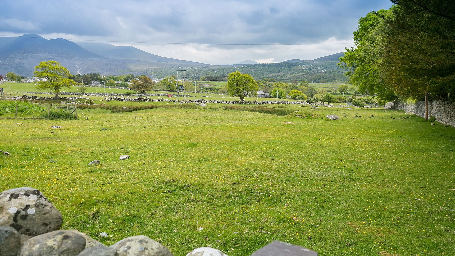 Tyan Y Bryn Bach Llanllechid Snowdonia mountain view 2 1920x1080