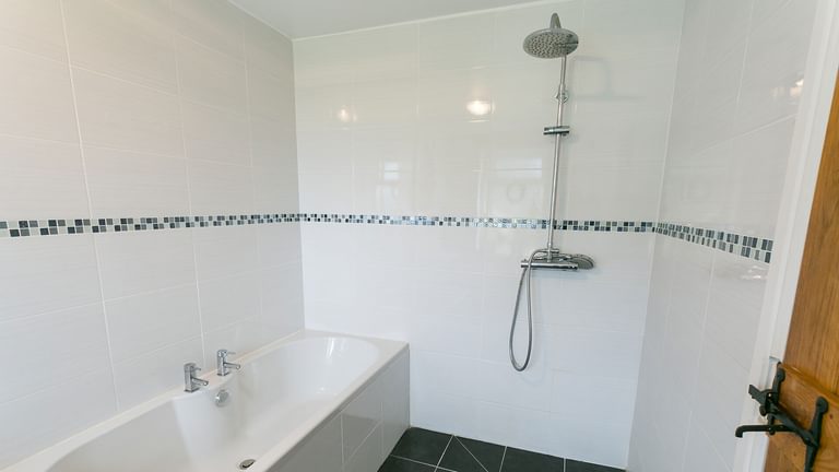 Y Beudy Church Bay Anglesey bathroom 3 1920x1080