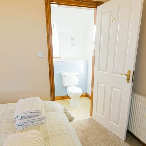 Y Stabal Church Bay Anglesey main bedroom bathroom 1920x1080