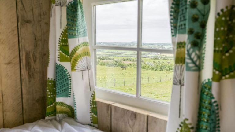 Ynys Hideout Lligwy Anglesey window view 1920x1080