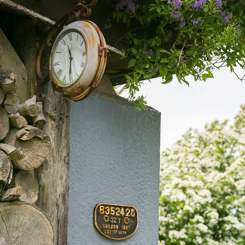 Ynys Hideout Lligwy Anglesey outdoor clock 1920x1080