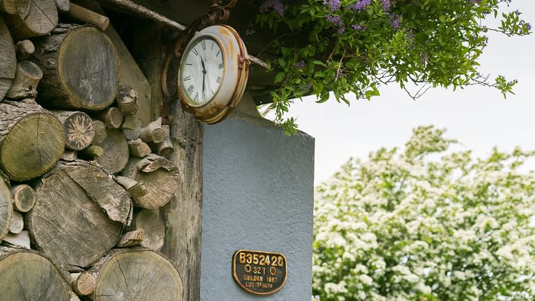 Ynys Hideout Lligwy Anglesey outdoor clock 1920x1080