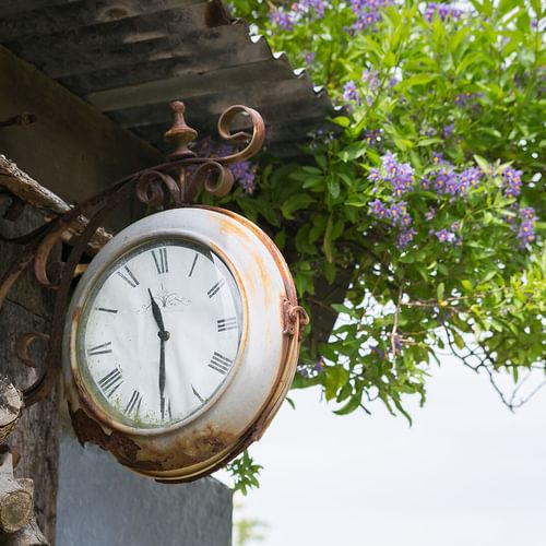 Ynys Hideout Lligwy Anglesey outdoor clock 2 1920x1080