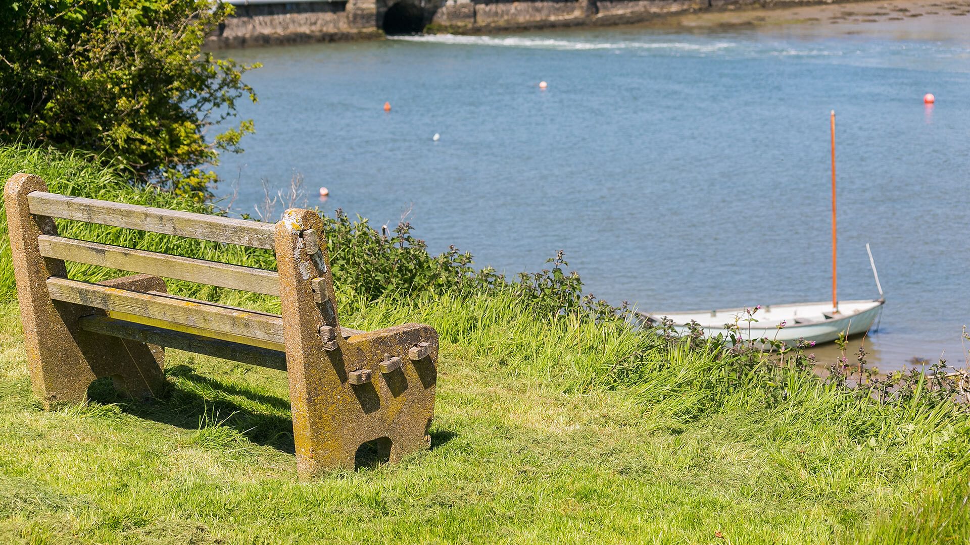 Ynys Las Rhoscolyn Anglesey bench water 1920x1080