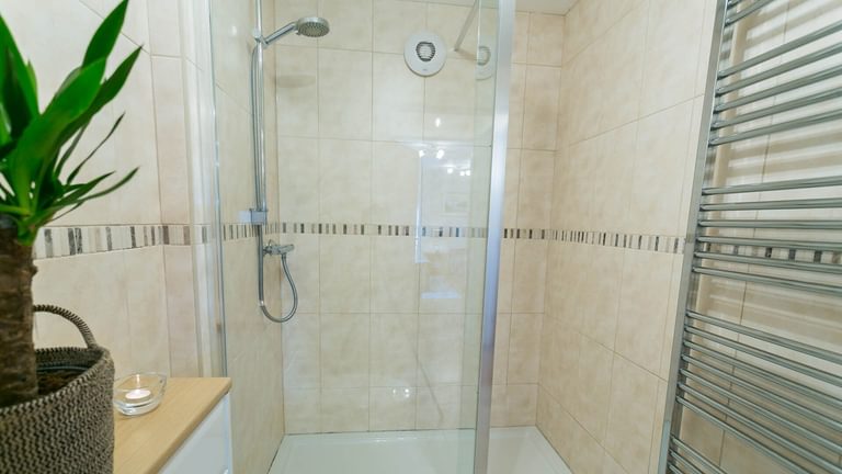 Yr Efail Church Bay Anglesey shower room 1920x1080
